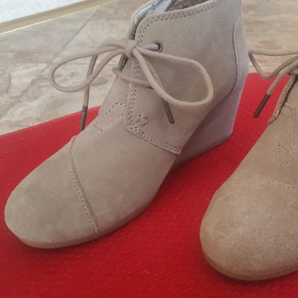 TOMS Kala Wedge Taupe Suede Women's Boot